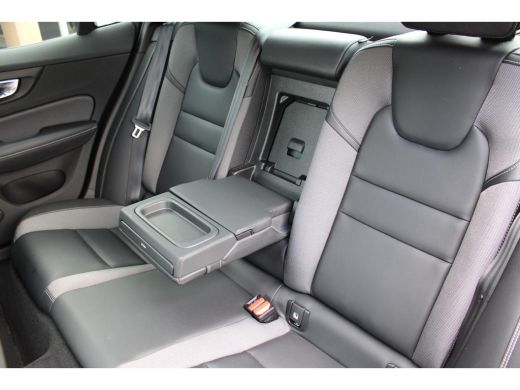 Volvo  S60 B3 R-Design | Styling-Pakket | Panoramisch schuif-/kanteldak | Stoel & stuurwielverwarming | ActivLease financial lease