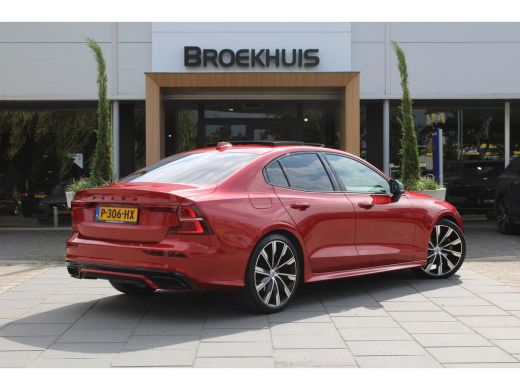 Volvo  S60 B3 R-Design | Styling-Pakket | Panoramisch schuif-/kanteldak | Stoel & stuurwielverwarming | ActivLease financial lease