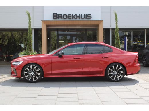 Volvo  S60 B3 R-Design | Styling-Pakket | Panoramisch schuif-/kanteldak | Stoel & stuurwielverwarming | ActivLease financial lease