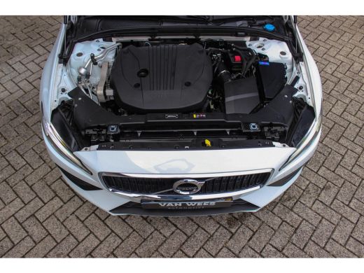 Volvo  V60 2.0 B3 Momentum Advantage | 1e eigenaar | BTW auto | Origineel NL | LED | Camera | 17 inch | Crui... ActivLease financial lease