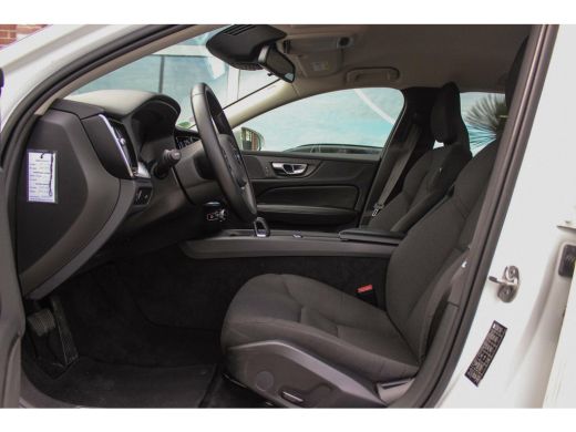 Volvo  V60 2.0 B3 Momentum Advantage | 1e eigenaar | BTW auto | Origineel NL | LED | Camera | 17 inch | Crui... ActivLease financial lease