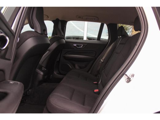 Volvo  V60 2.0 B3 Momentum Advantage | 1e eigenaar | BTW auto | Origineel NL | LED | Camera | 17 inch | Crui... ActivLease financial lease