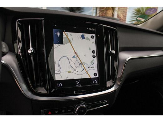 Volvo  V60 2.0 B3 Momentum Advantage | 1e eigenaar | BTW auto | Origineel NL | LED | Camera | 17 inch | Crui... ActivLease financial lease