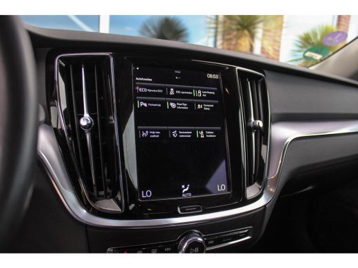 Volvo  V60 2.0 B3 Momentum Advantage | 1e eigenaar | BTW auto | Origineel NL | LED | Camera | 17 inch | Crui... ActivLease financial lease