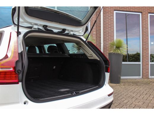Volvo  V60 2.0 B3 Momentum Advantage | 1e eigenaar | BTW auto | Origineel NL | LED | Camera | 17 inch | Crui... ActivLease financial lease