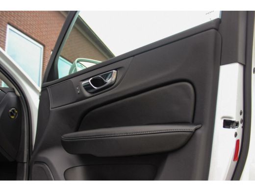 Volvo  V60 2.0 B3 Momentum Advantage | 1e eigenaar | BTW auto | Origineel NL | LED | Camera | 17 inch | Crui... ActivLease financial lease