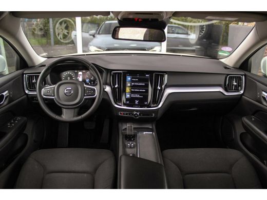Volvo  V60 2.0 B3 Momentum Advantage | 1e eigenaar | BTW auto | Origineel NL | LED | Camera | 17 inch | Crui... ActivLease financial lease