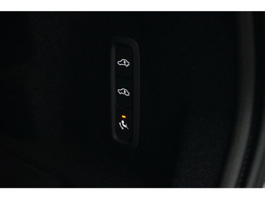 Volvo  XC60 2.0 T6 Plug-in hybrid AWD Plus Dark | Achterbank verwarmd | Apple Carplay/Android Auto|telefoonin... ActivLease financial lease