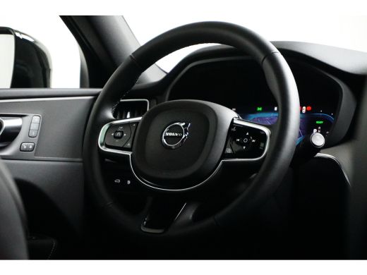 Volvo  XC60 2.0 T6 Plug-in hybrid AWD Plus Dark | Achterbank verwarmd | Elektrisch glazen panorama-dak | Elek... ActivLease financial lease