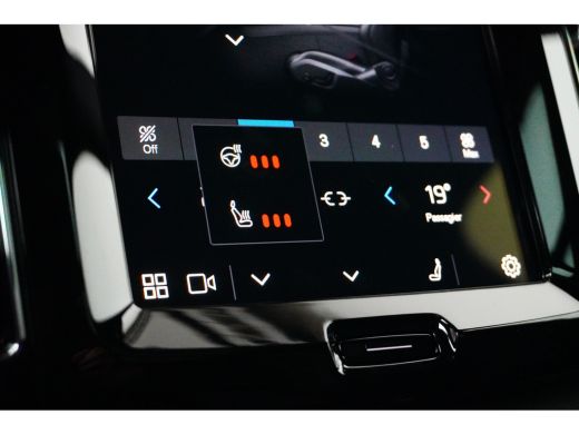 Volvo  XC60 2.0 T6 Plug-in hybrid AWD Plus Dark | Achterbank verwarmd | Elektrisch glazen panorama-dak | Elek... ActivLease financial lease