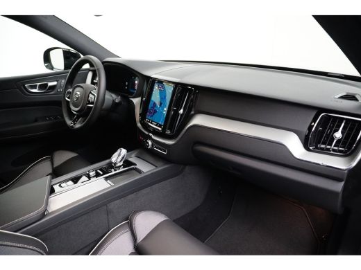 Volvo  XC60 2.0 T6 Plug-in hybrid AWD Plus Dark | Achterbank verwarmd | Elektrisch glazen panorama-dak | Elek... ActivLease financial lease