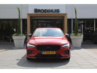 Volvo  S60 B3 R-Design | Styling-Pakket | Panoramisch schuif-/kanteldak | Stoel & stuurwielverwarming |
