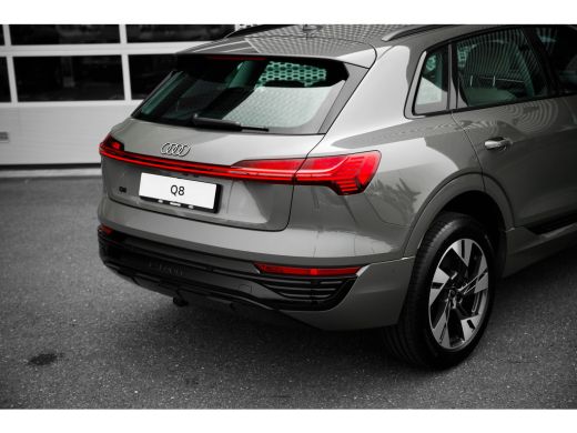 Audi Q8 e-tron Advanced edition | Achterklep, automatisch bedienbaar | Achteruitrijcamera | Adaptive Drive Assist ActivLease financial lease