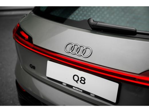 Audi Q8 e-tron Advanced edition | Achterklep, automatisch bedienbaar | Achteruitrijcamera | Adaptive Drive Assist ActivLease financial lease