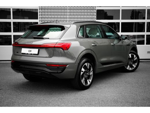 Audi Q8 e-tron Advanced edition | Achterklep, automatisch bedienbaar | Achteruitrijcamera | Adaptive Drive Assist ActivLease financial lease