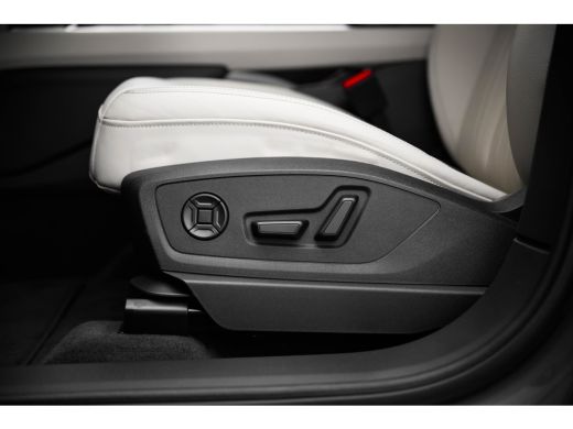 Audi Q8 e-tron Advanced edition | Achterklep, automatisch bedienbaar | Achteruitrijcamera | Adaptive Drive Assist ActivLease financial lease