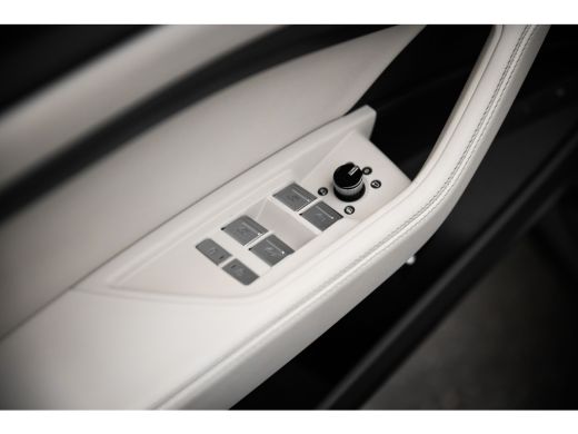 Audi Q8 e-tron Advanced edition | Achterklep, automatisch bedienbaar | Achteruitrijcamera | Adaptive Drive Assist ActivLease financial lease