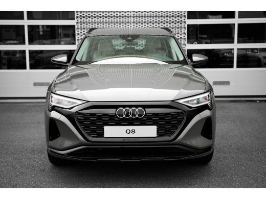 Audi Q8 e-tron Advanced edition | Achterklep, automatisch bedienbaar | Achteruitrijcamera | Adaptive Drive Assist ActivLease financial lease