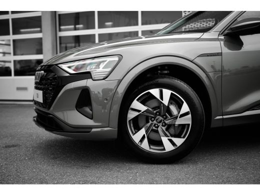 Audi Q8 e-tron Advanced edition | Achterklep, automatisch bedienbaar | Achteruitrijcamera | Adaptive Drive Assist ActivLease financial lease