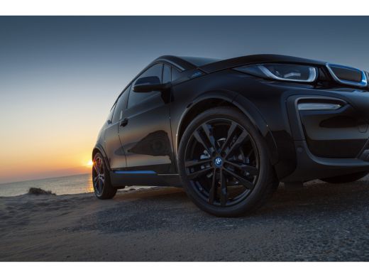 BMW i3 120Ah 42 kWh For The Oceans/S-dak/Adaptive/1e Eig./leder/H-Kardon/W-pomp/3-fase ActivLease financial lease