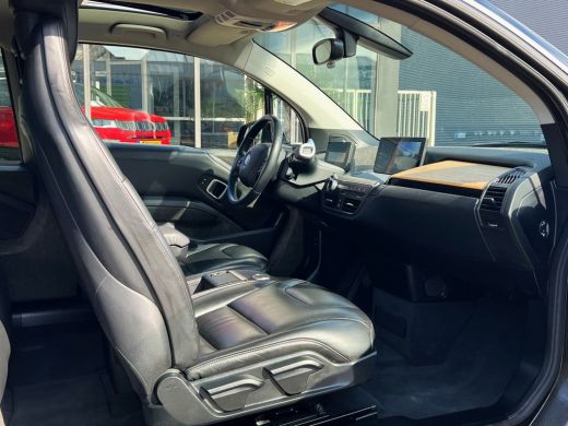 BMW i3 120Ah 42 kWh For The Oceans/S-dak/Adaptive/1e Eig./leder/H-Kardon/W-pomp/3-fase ActivLease financial lease
