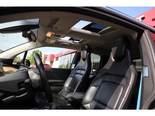 BMW i3 120Ah 42 kWh For The Oceans/S-dak/Adaptive/1e Eig./leder/H-Kardon/W-pomp/3-fase ActivLease financial lease