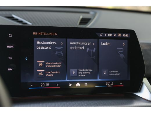 BMW iX2 eDrive20 M Sport / Trekhaak / Sportstoelen / Achteruitrijcamera / M Adaptief onderstel / Comfort ... ActivLease financial lease