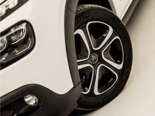 Citroën C3 1.2 PureTech Sport Automaat (APPLE CARPLAY, GROOT NAVI, CRUISE, PARKEERSENSOREN, SPORTSTOELEN, LA... ActivLease financial lease
