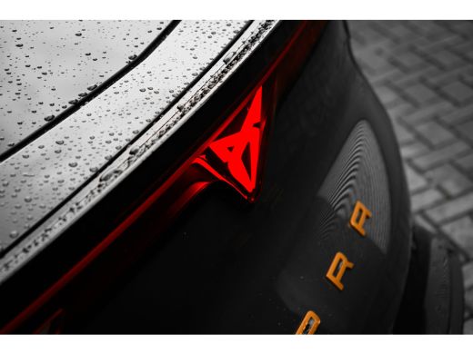 CUPRA Tavascan Business | Ambient light | 21" LMV Glossy Black | Stuur+Stoelverwarming | Privacy Glas | Keyless ... ActivLease financial lease
