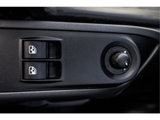 Iveco Daily 35S16V L2H2 | Automaat | Camera | 3.5T Trekgewicht | Climate | Cruise | Euro 6 ActivLease financial lease