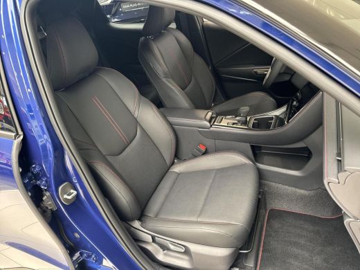 Lexus LBX Emotion 2WD | 06-10141018 Voor meer informatie ActivLease financial lease