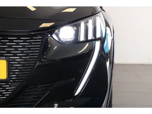 Peugeot 208 1.2 PureTech 100PK EAT8 GT | Navi | Clima | Cruise | Camera | Parkeersensoren V+A | Sportstoelen ... ActivLease financial lease