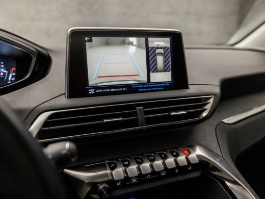 Peugeot 5008 1.2 PureTech Sport 7 Persoons Automaat (PANORAMADAK, APPLE CARPLAY, MEMORY SEATS, FOCAL AUDIO, LE... ActivLease financial lease