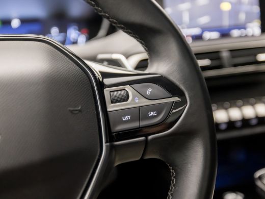 Peugeot 5008 1.2 PureTech Sport 7 Persoons Automaat (PANORAMADAK, APPLE CARPLAY, MEMORY SEATS, FOCAL AUDIO, LE... ActivLease financial lease