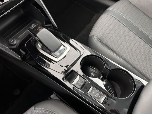 Peugeot e-208 EV Allure 50 kWh {SOH-93%} (INCL-BTW) Aut.*LEATHER-FABRIC | DIGI-COCKPIT | CARPLAY | LANE-ASSIST ... ActivLease financial lease