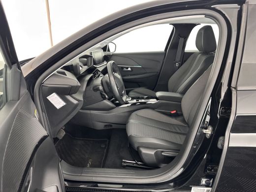 Peugeot e-208 EV Allure 50 kWh {SOH-93%} (INCL-BTW) Aut.*LEATHER-FABRIC | DIGI-COCKPIT | CARPLAY | LANE-ASSIST ... ActivLease financial lease