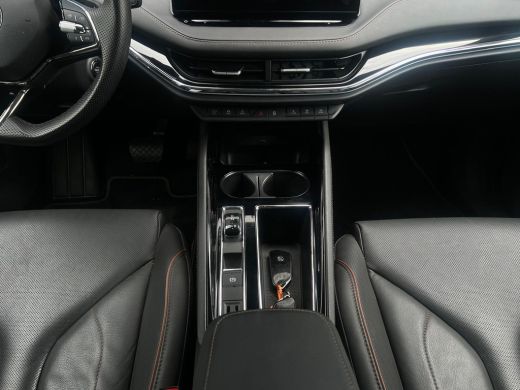 Skoda Enyaq iV 60 180 pk | Achteruitrijcamera | Dodehoek detectie | Voorstoelen verwarmd ActivLease financial lease