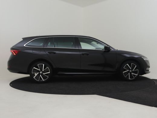 Skoda Octavia Combi 1.4 TSI iV PHEV Style 204pk Elektr. stoelen met memory | Lederen bekleding | Head up displa... ActivLease financial lease