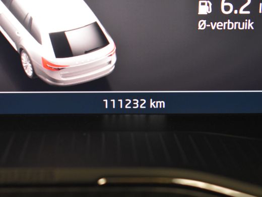 Skoda Superb Combi Sportline iV 218pk Dodehoekdetectie | Trekhaak | 360 Camera | Elektrische stoelen met geheu... ActivLease financial lease