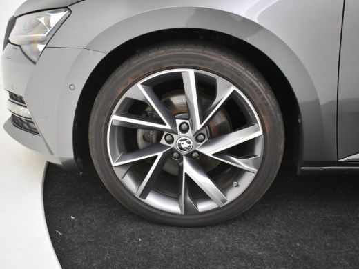 Skoda Superb Combi Sportline iV 218pk Dodehoekdetectie | Trekhaak | 360 Camera | Elektrische stoelen met geheu... ActivLease financial lease