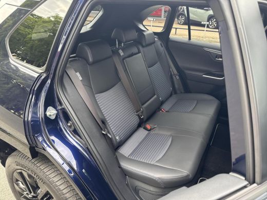 Toyota RAV4 2.5 Hybrid Style | 06-10141018 Voor meer informatie ActivLease financial lease