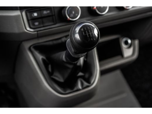 Volkswagen Crafter 35 TDI | L3H2 | CarPlay | Navi | Cruise | Airco | PDC | Euro 6 ActivLease financial lease