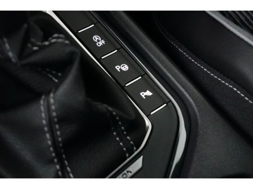 Volkswagen Tiguan R-Line 2.0 TSI 190 PK 4Motion 7-DSG | Trekhaak wegklapbaar | Achteruitrijcamera | Cruise control ... ActivLease financial lease