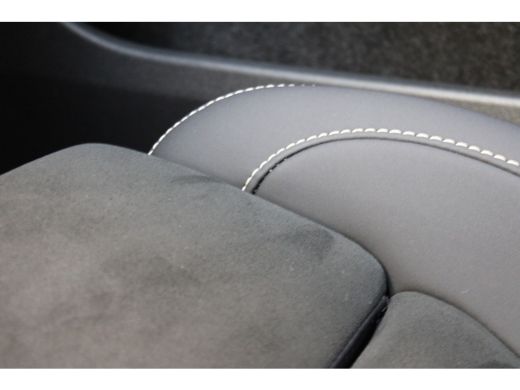 Volvo  XC40 T4 211PK Plug-in Plus Dark | Climate Pack | Trekhaak | HK Audio | Camera | Power Seat Pack ActivLease financial lease
