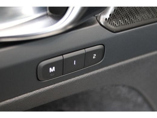 Volvo  XC40 T4 211PK Plug-in Plus Dark | Climate Pack | Trekhaak | HK Audio | Camera | Power Seat Pack ActivLease financial lease