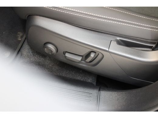 Volvo  XC40 T4 211PK Plug-in Plus Dark | Climate Pack | Trekhaak | HK Audio | Camera | Power Seat Pack ActivLease financial lease