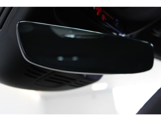 Volvo  XC40 T4 211PK Plug-in Plus Dark | Climate Pack | Trekhaak | HK Audio | Camera | Power Seat Pack ActivLease financial lease