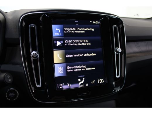 Volvo  XC40 T4 211PK Plug-in Plus Dark | Climate Pack | Trekhaak | HK Audio | Camera | Power Seat Pack ActivLease financial lease