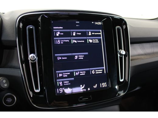 Volvo  XC40 T4 211PK Plug-in Plus Dark | Climate Pack | Trekhaak | HK Audio | Camera | Power Seat Pack ActivLease financial lease