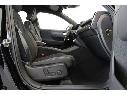 Volvo  XC40 T4 211PK Plug-in Plus Dark | Climate Pack | Trekhaak | HK Audio | Camera | Power Seat Pack ActivLease financial lease
